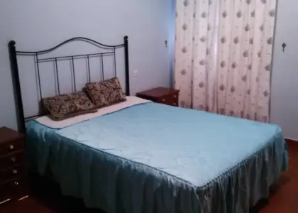 Venta de piso de cuatro dormitorios en planta baja con garaje en Manzanares
