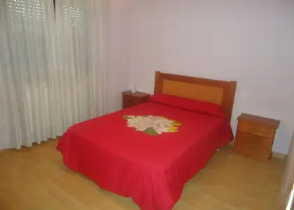 Venta de piso de dos dormitorios nuevo totalmente amueblado con garaje y trastero en Manzanares