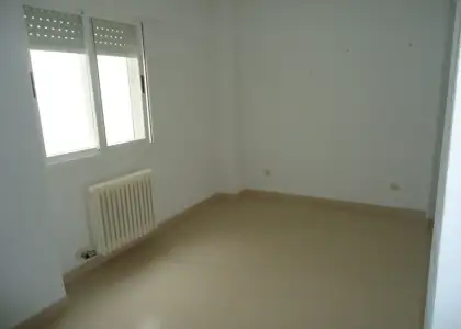 Venta de piso de tres dormitorios en zona residencial y Plaza de Garaje en Manzanares