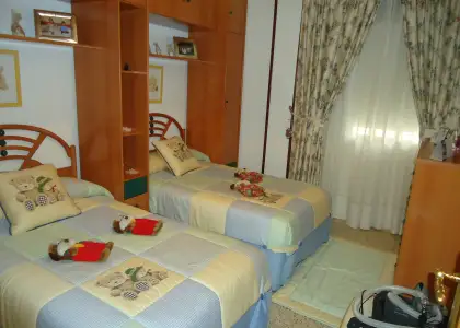 Venta de piso de tres dormitorios muy amplio y luminoso zona divina pastora en Manzanares