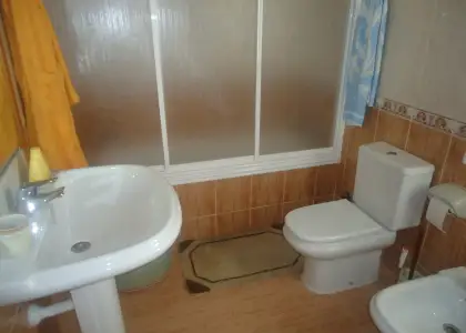 Venta de piso de tres dormitorios y dos baños en el centro con Plaza de Garaje. Seminuevo en Manzanares