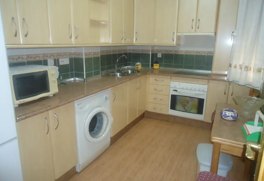 Venta de piso de tres dormitorios y dos baños en el centro con Plaza de Garaje. Seminuevo en Manzanares