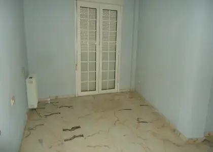 Venta de piso de tres dormitorios y dos baños totalmente centrico en Manzanares