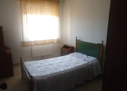 Venta de piso de tres dormitorios y un baño muy luminoso en Manzanares