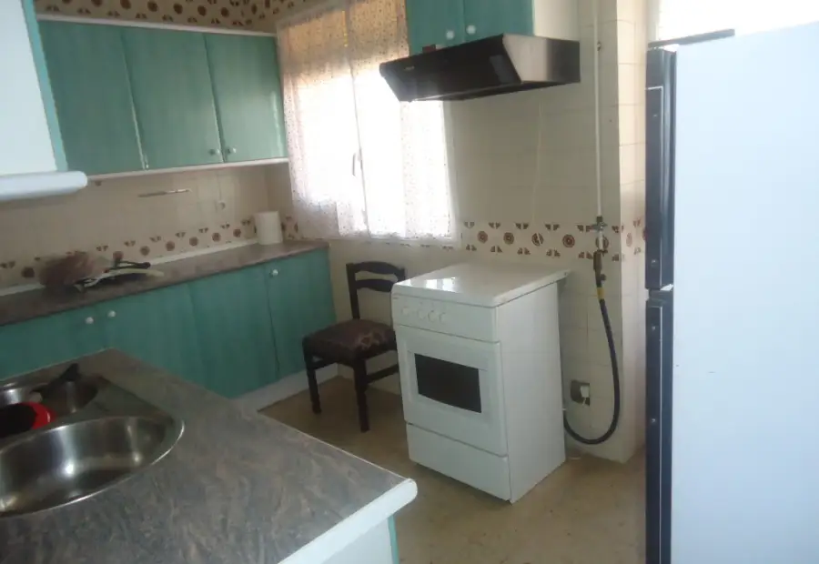 Venta de piso de tres dormitorios y un baño muy luminoso en Manzanares