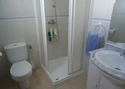 Venta de piso en el centro, amplio y luminoso, cinco dormitorios y dos baños en Manzanares