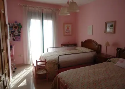 Venta de piso muy amplio y luminoso seminuevo muy centrico en Manzanares