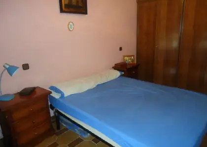 Venta de piso muy centrico economico de tres dormitorios y dos baños en Manzanares